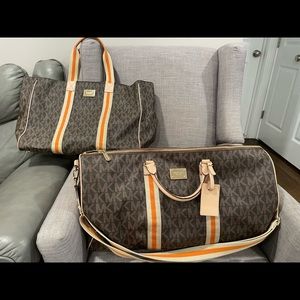 Micheal Kors duffle and large tote bags bundles